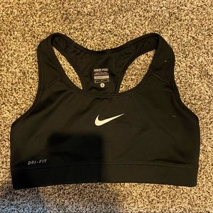 women’s nike sports bra